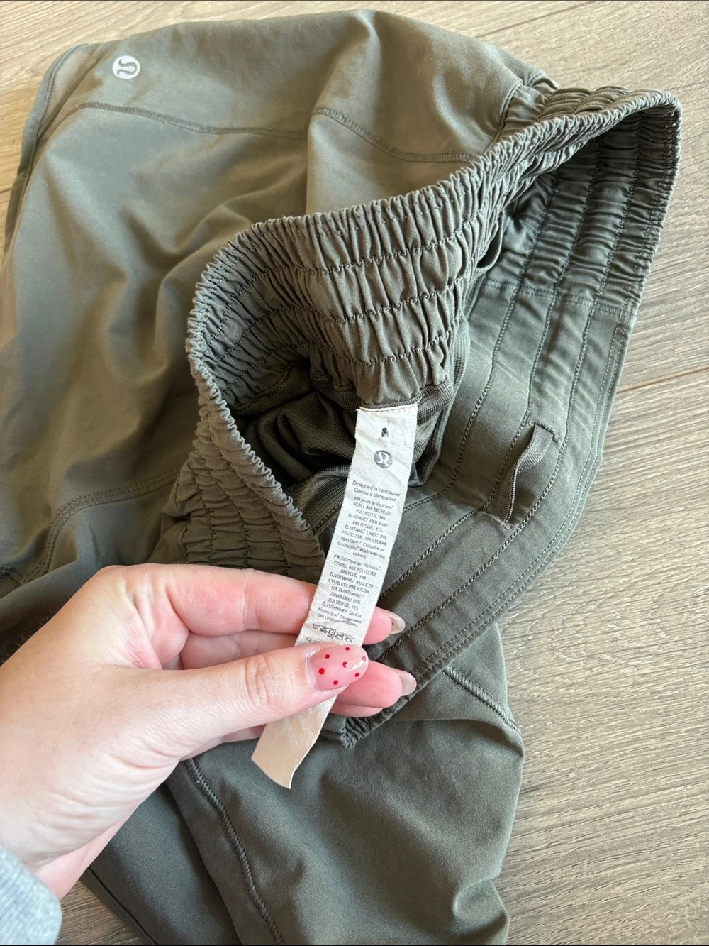 Lululemon HR Hotty Hot Shorts Size 4 4” inseam dark green